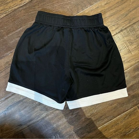 Kids Fila Shorts - Picture 4 of 5